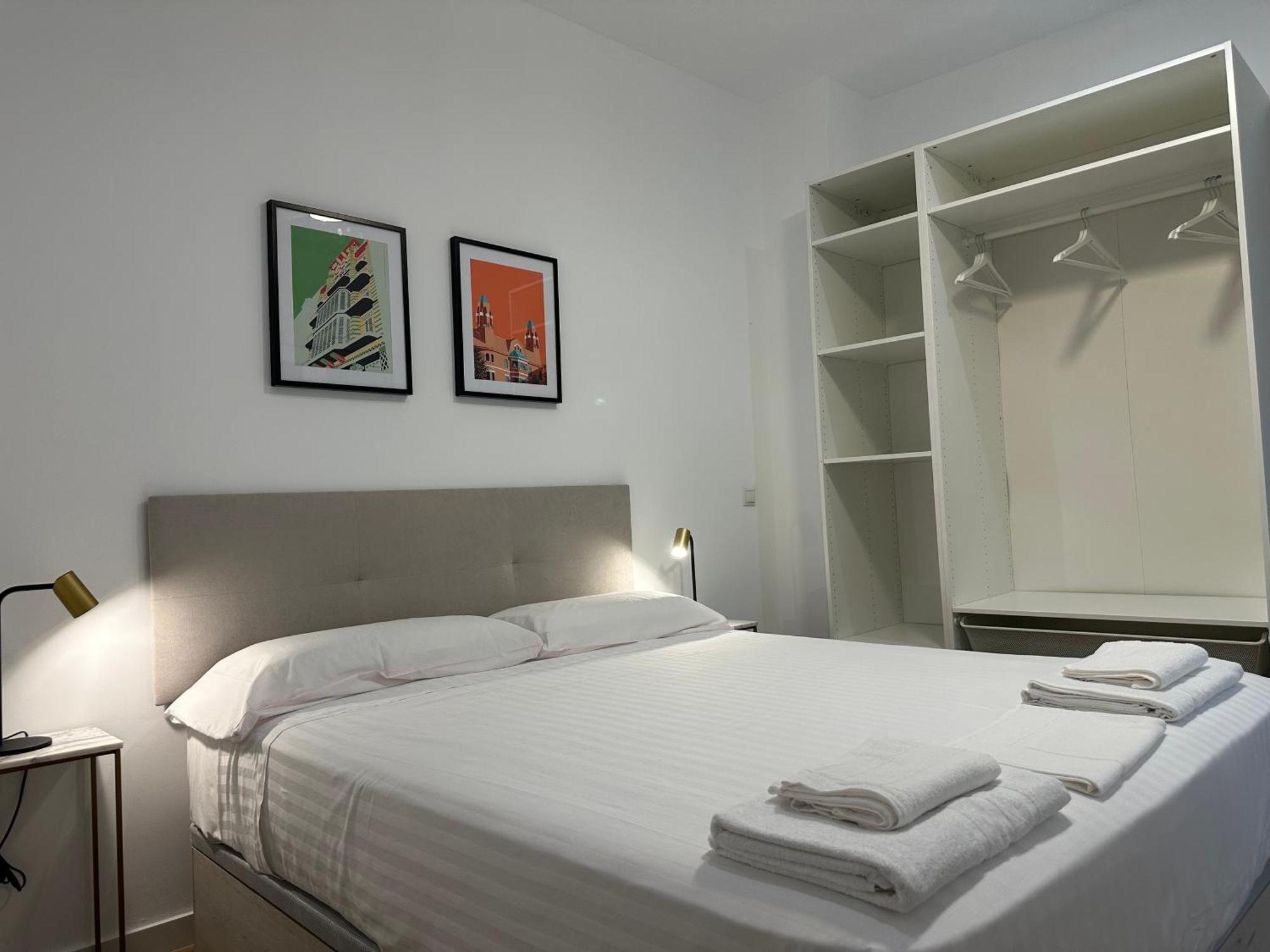 Valdeolivas Suites Valencia Bagian luar foto