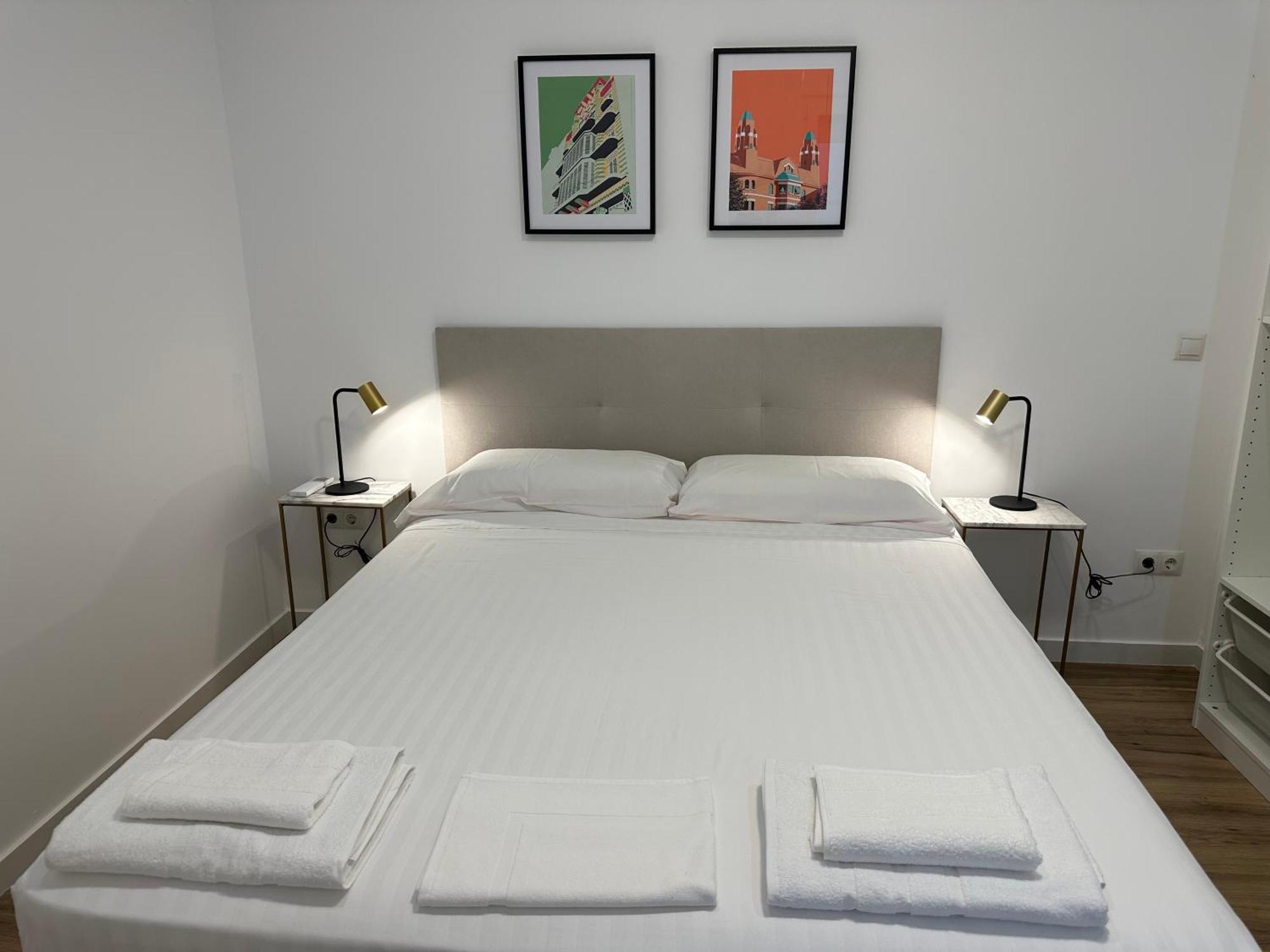Valdeolivas Suites Valencia Bagian luar foto