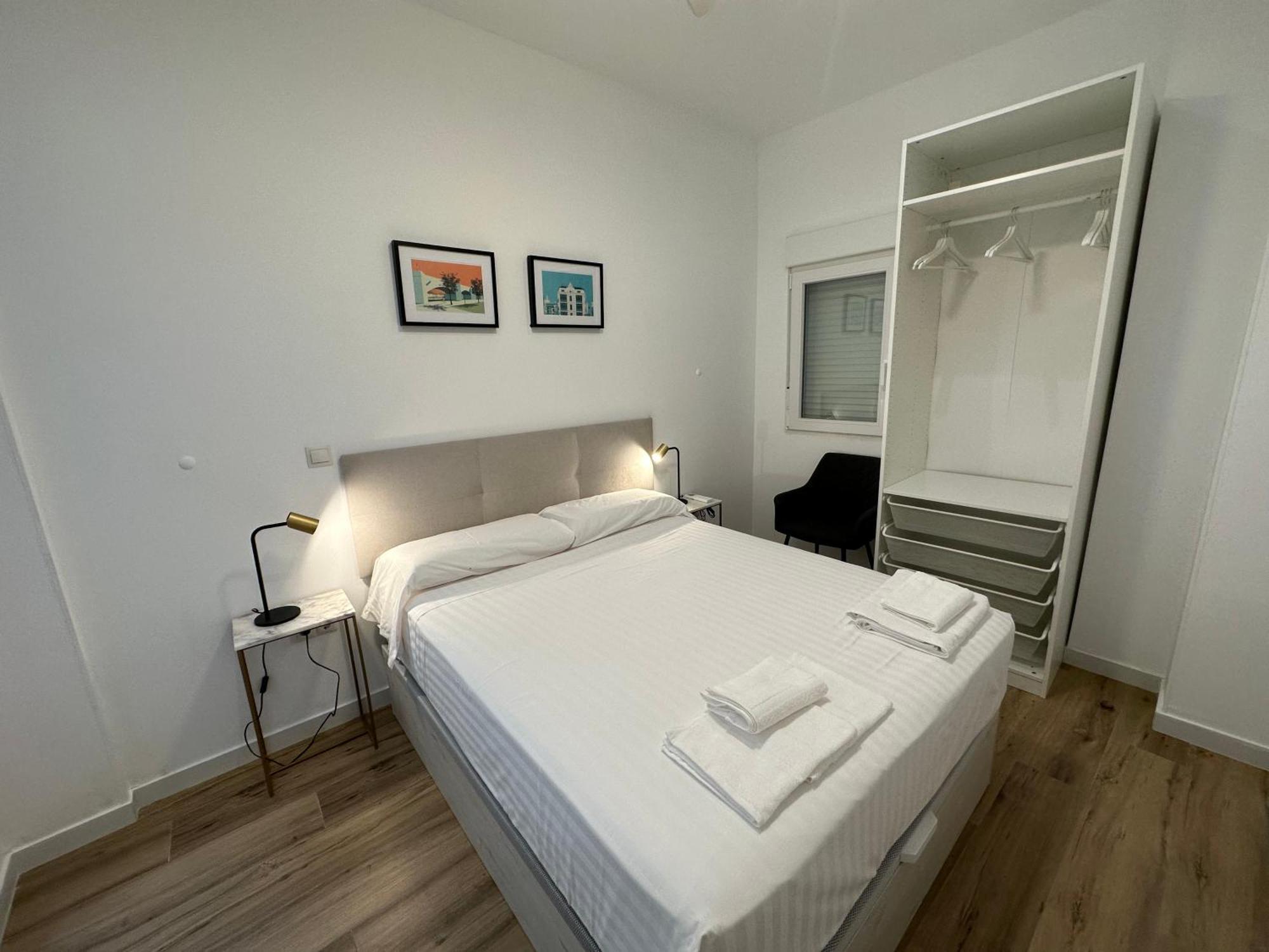 Valdeolivas Suites Valencia Bagian luar foto