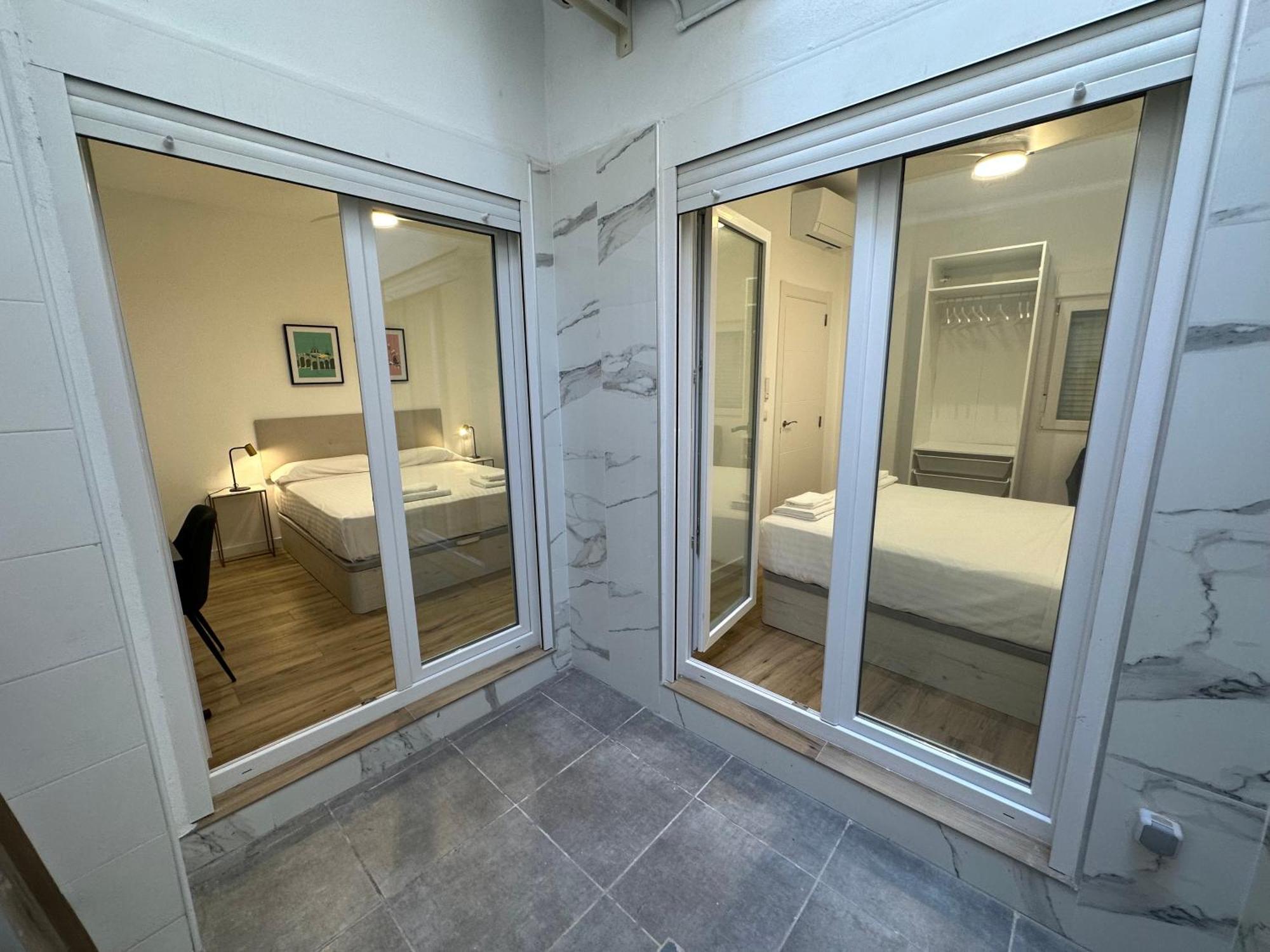 Valdeolivas Suites Valencia Bagian luar foto