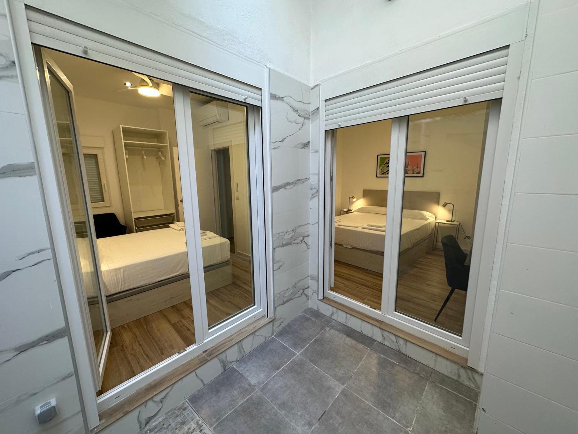 Valdeolivas Suites Valencia Bagian luar foto
